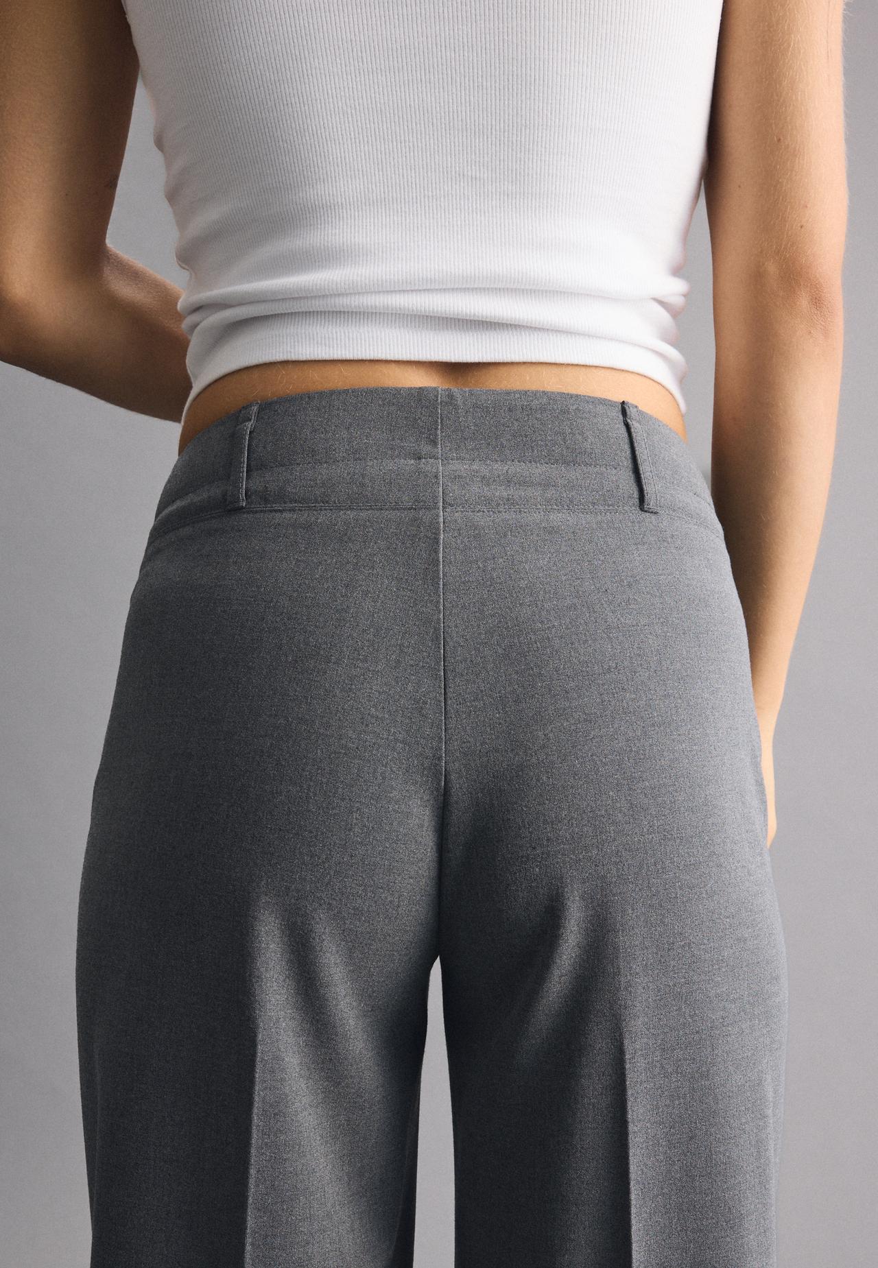 Slim fit straight trousers — Dark grey