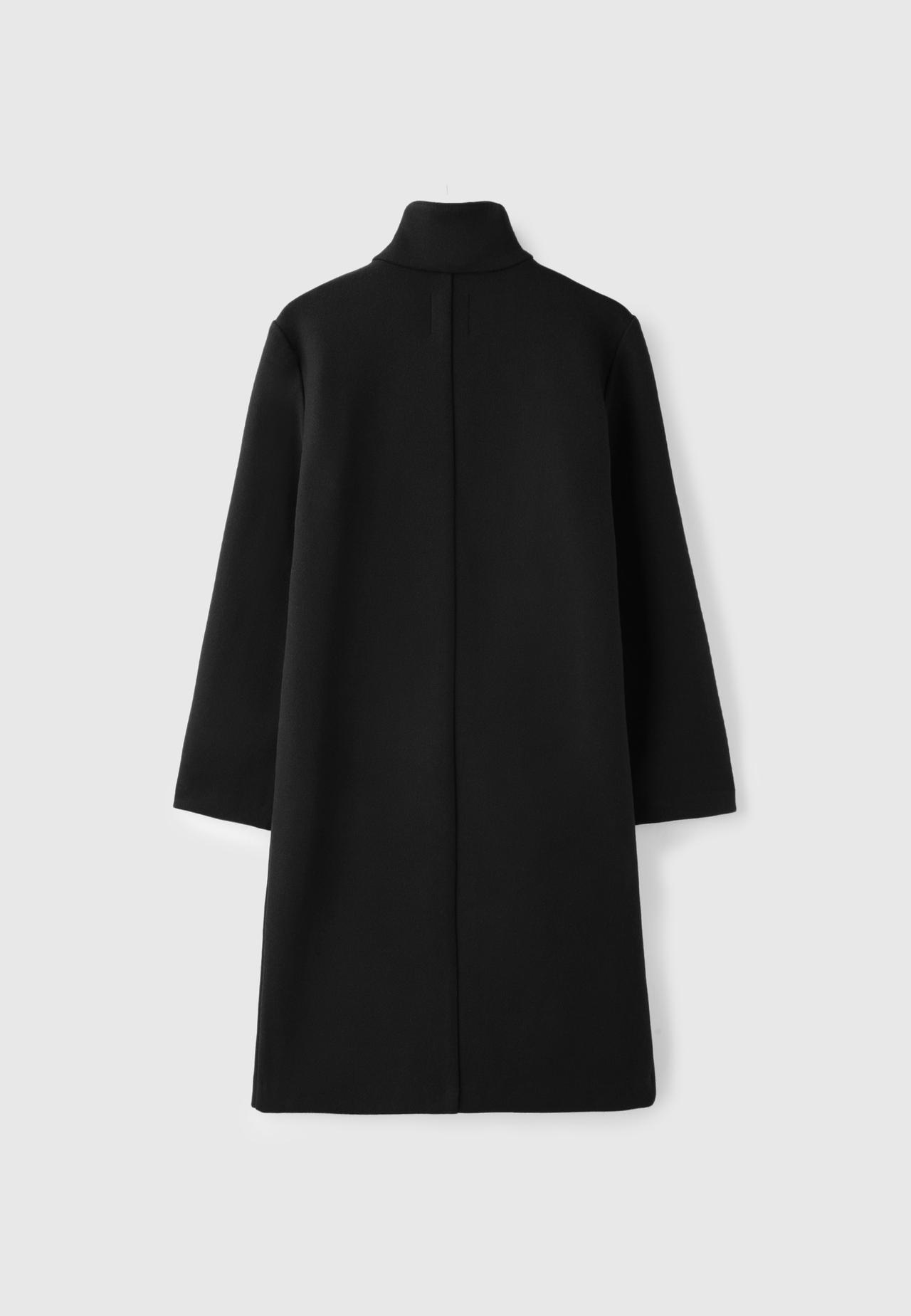 Soft-touch basic coat — Black