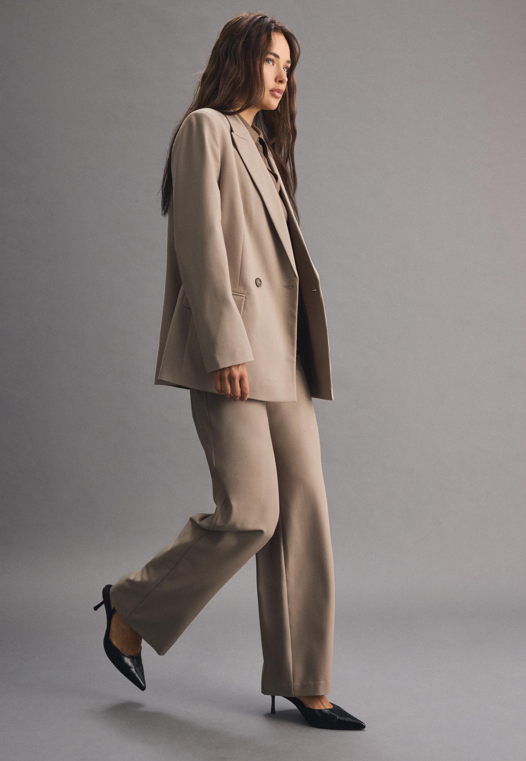 Flowing straight-leg smart trousers with belt — Brown