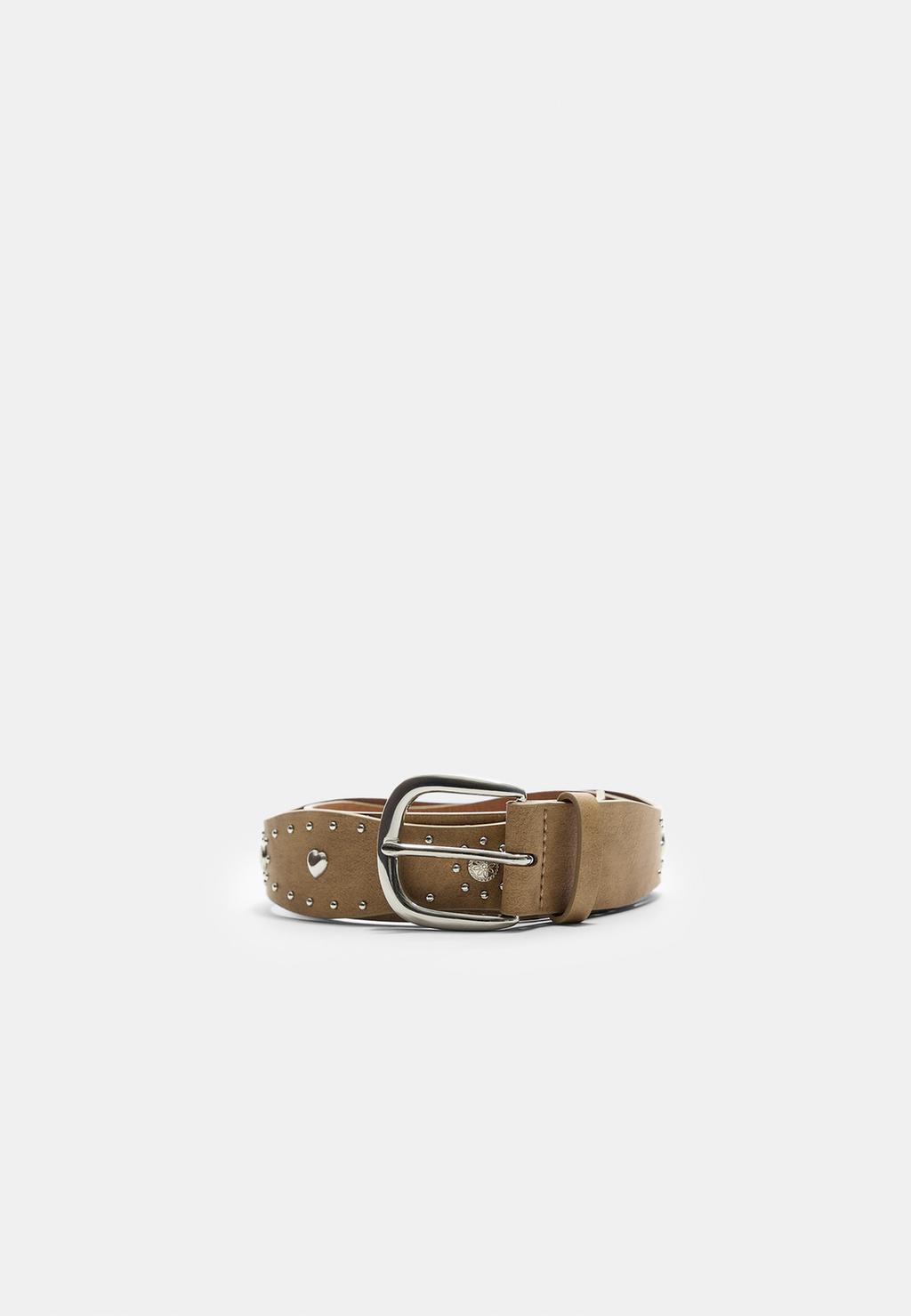 Scalloped belt with studs