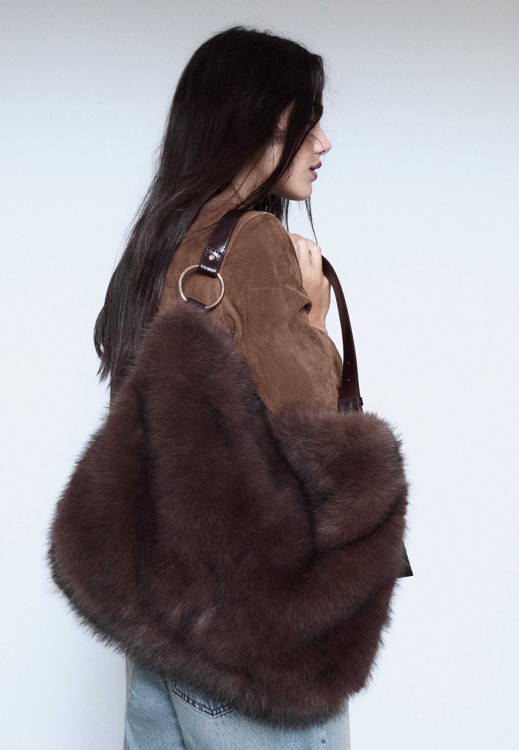 Faux fur shoulder bag - Women's fashion | Stradivarius United States