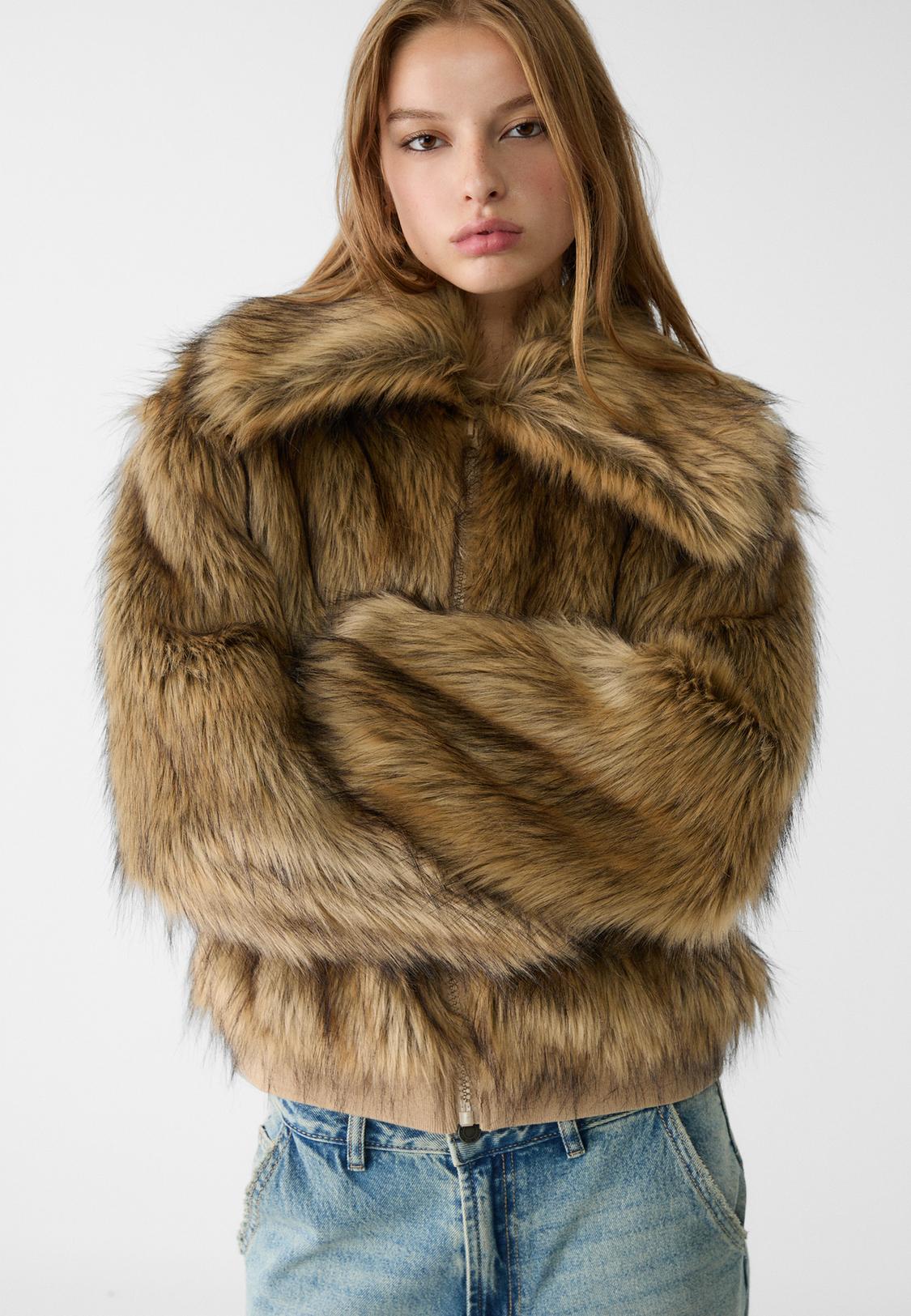 Faux fur jacket Women's fashion Stradivarius Jordan