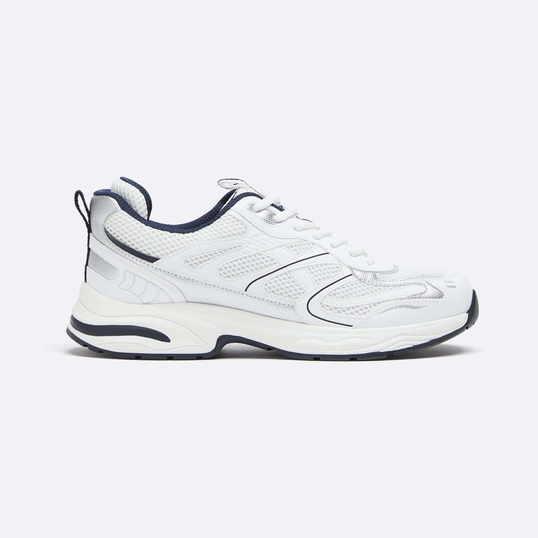 Trainers with detail — WHITE