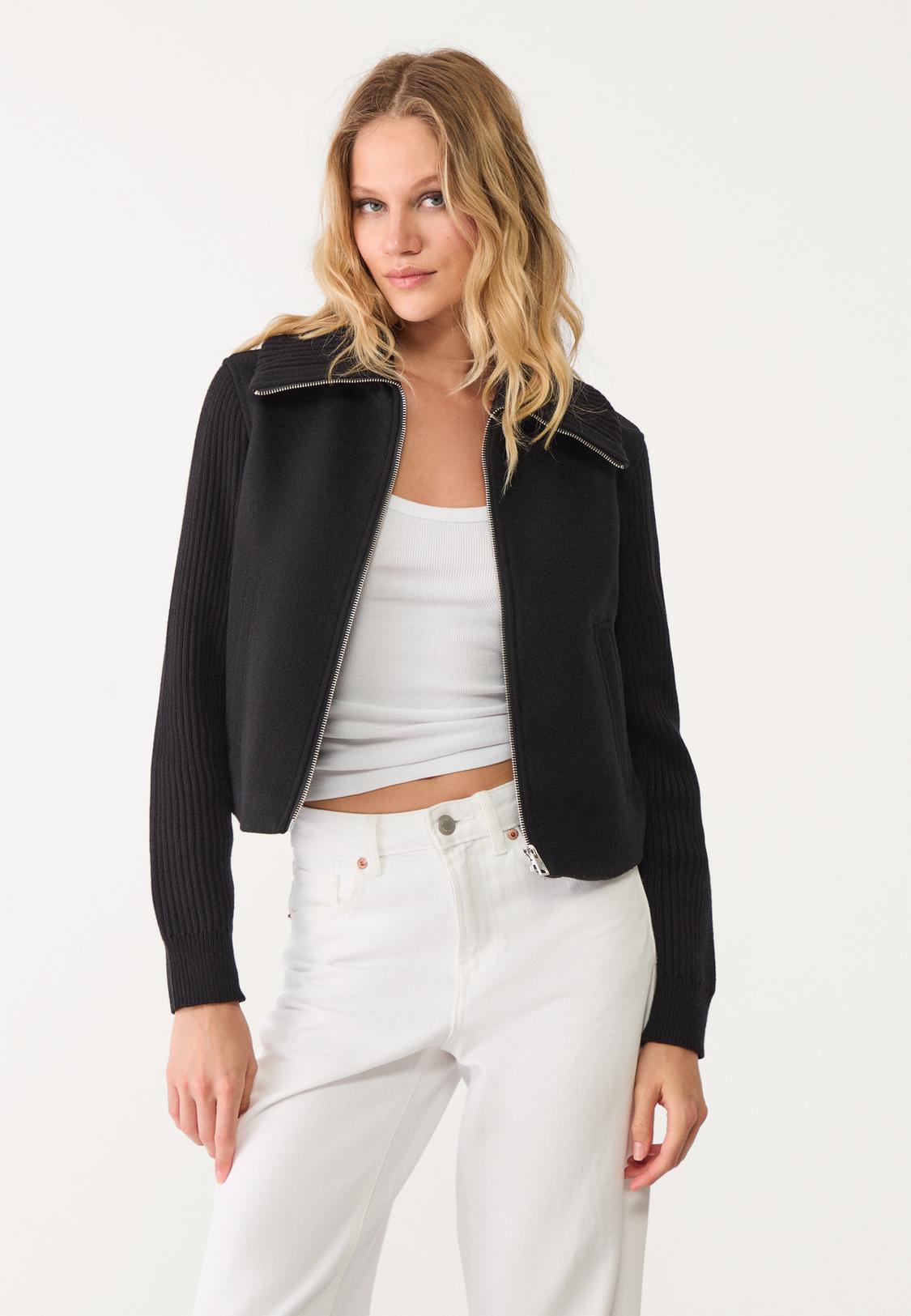 Cazadora soft punto combinado Stradivarius Mexico