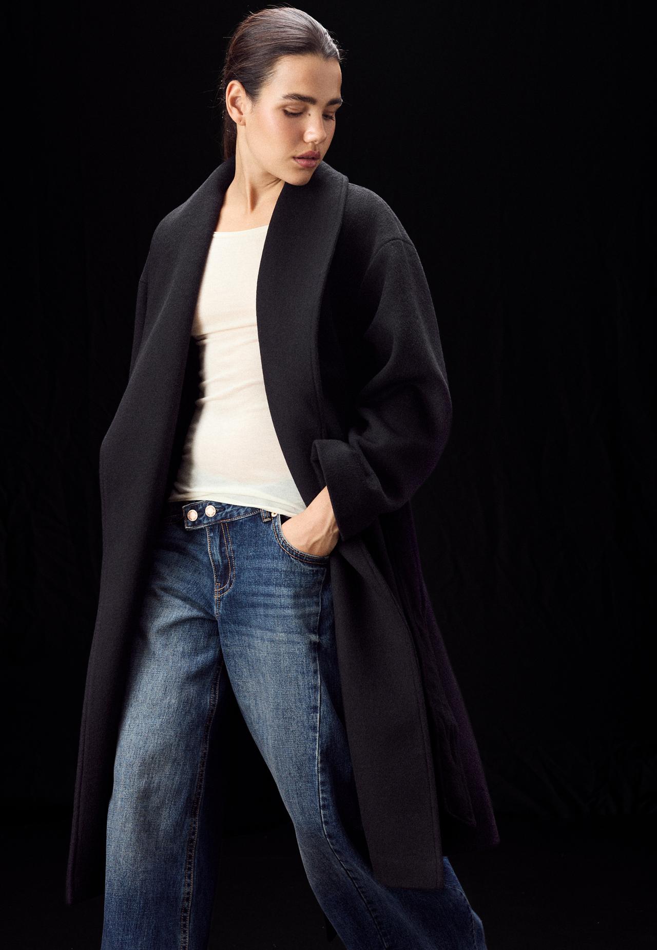 Long felt belted coat — Black