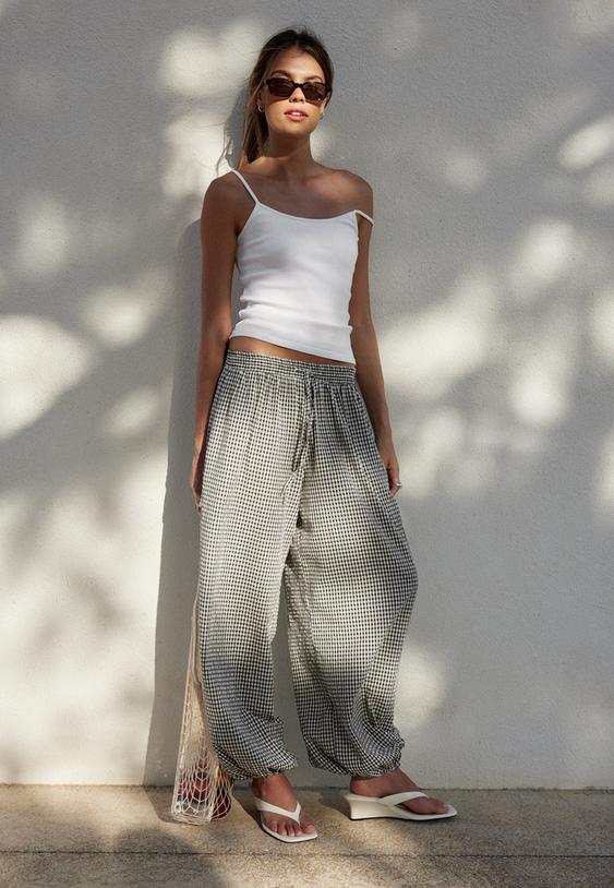 balloon check trousers