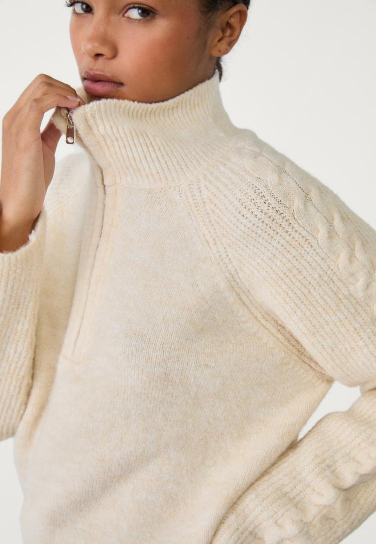 pull en maille zippe