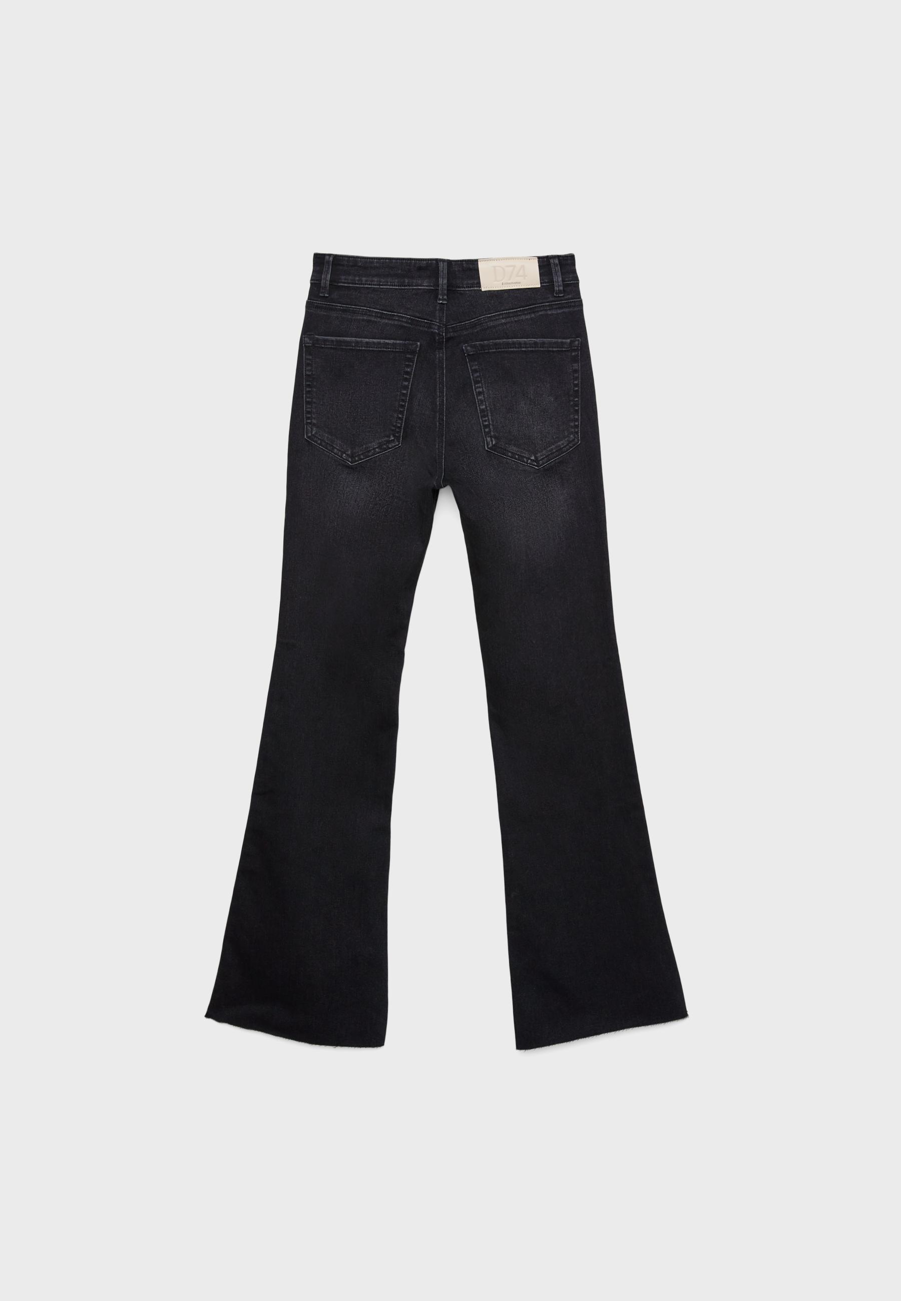 Stradivarius D74 yırtmaçlı çan paça jean görsel 2