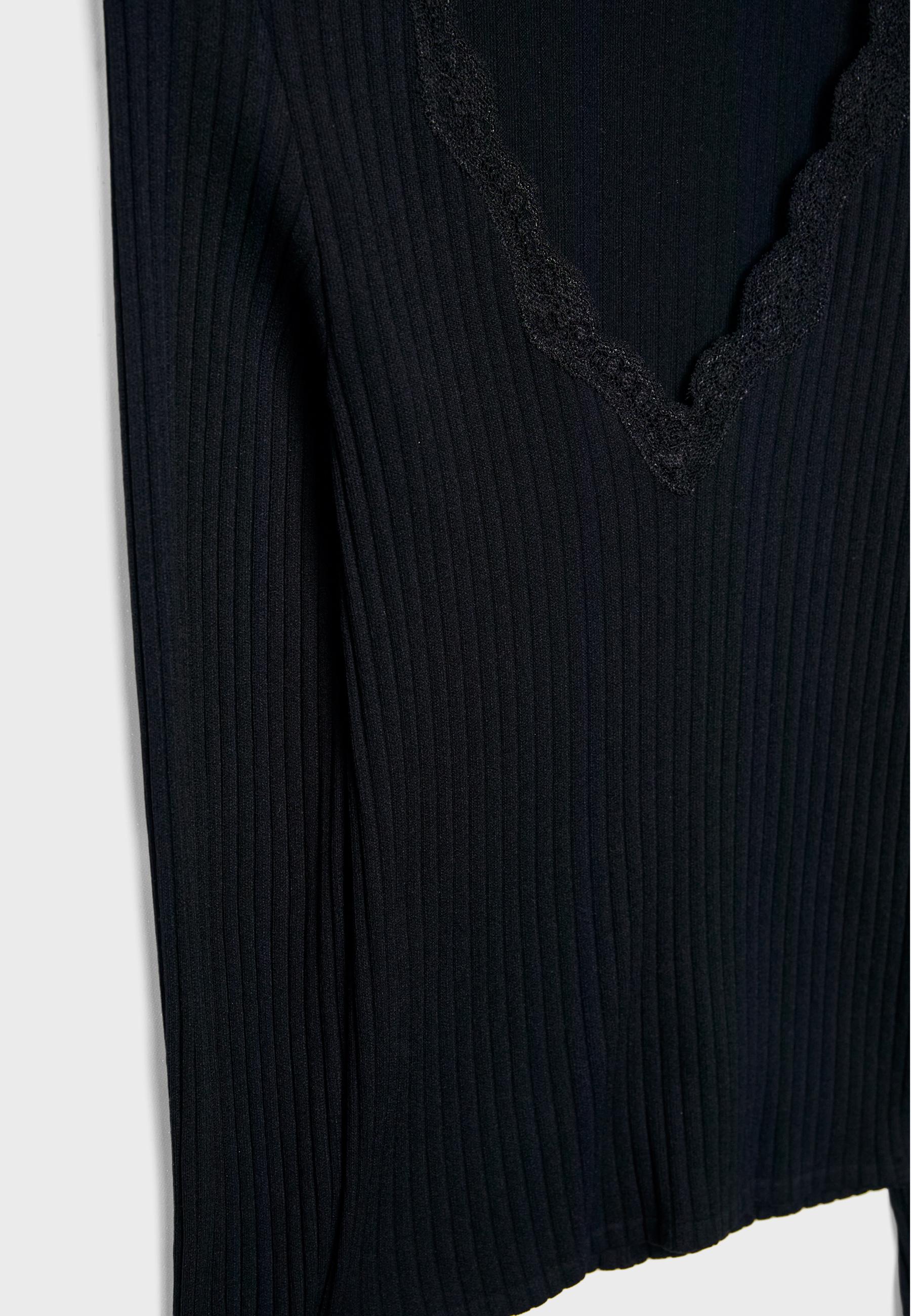 Seamless lace top — Black