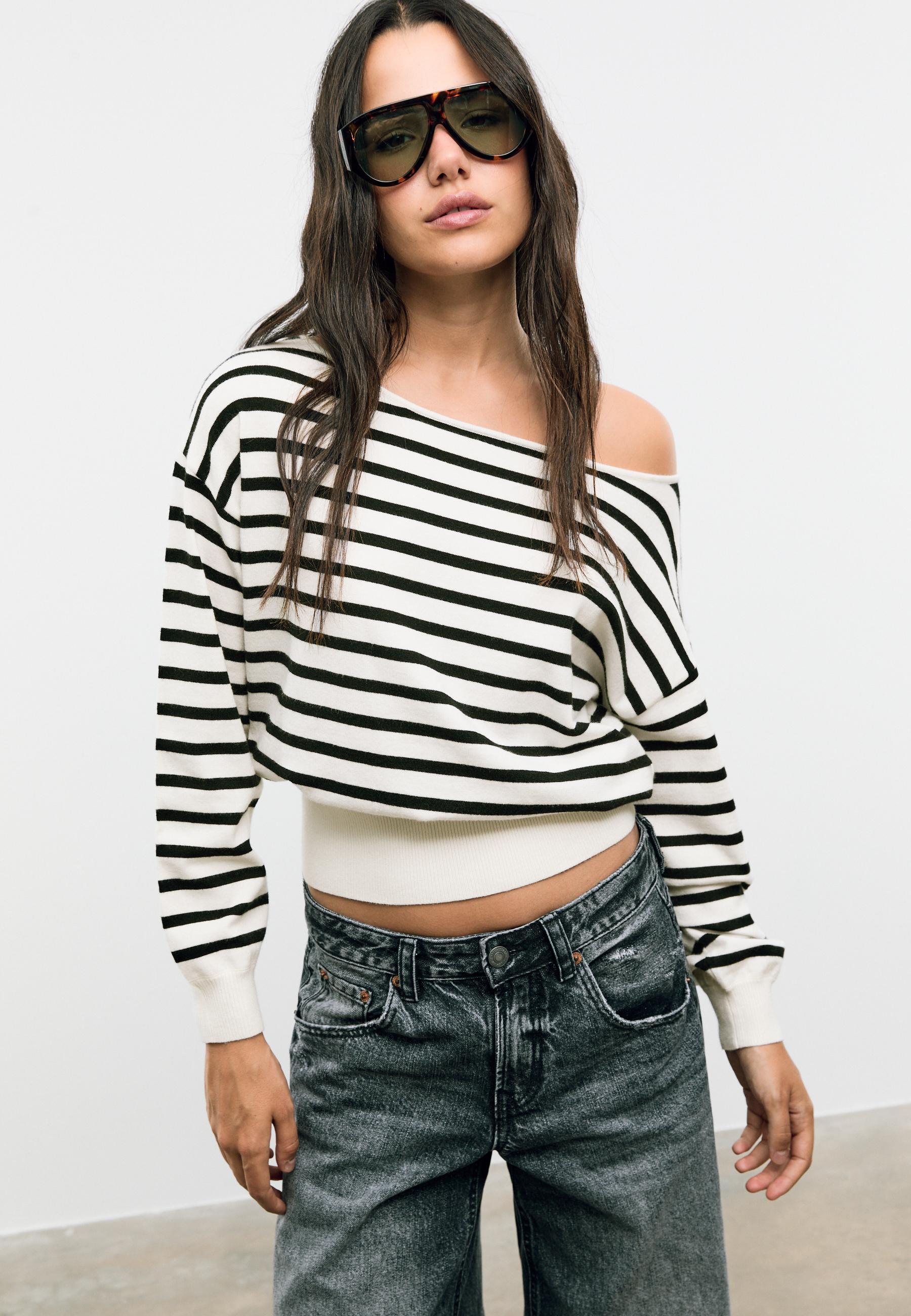 Asymmetric knit sweater — Ecru