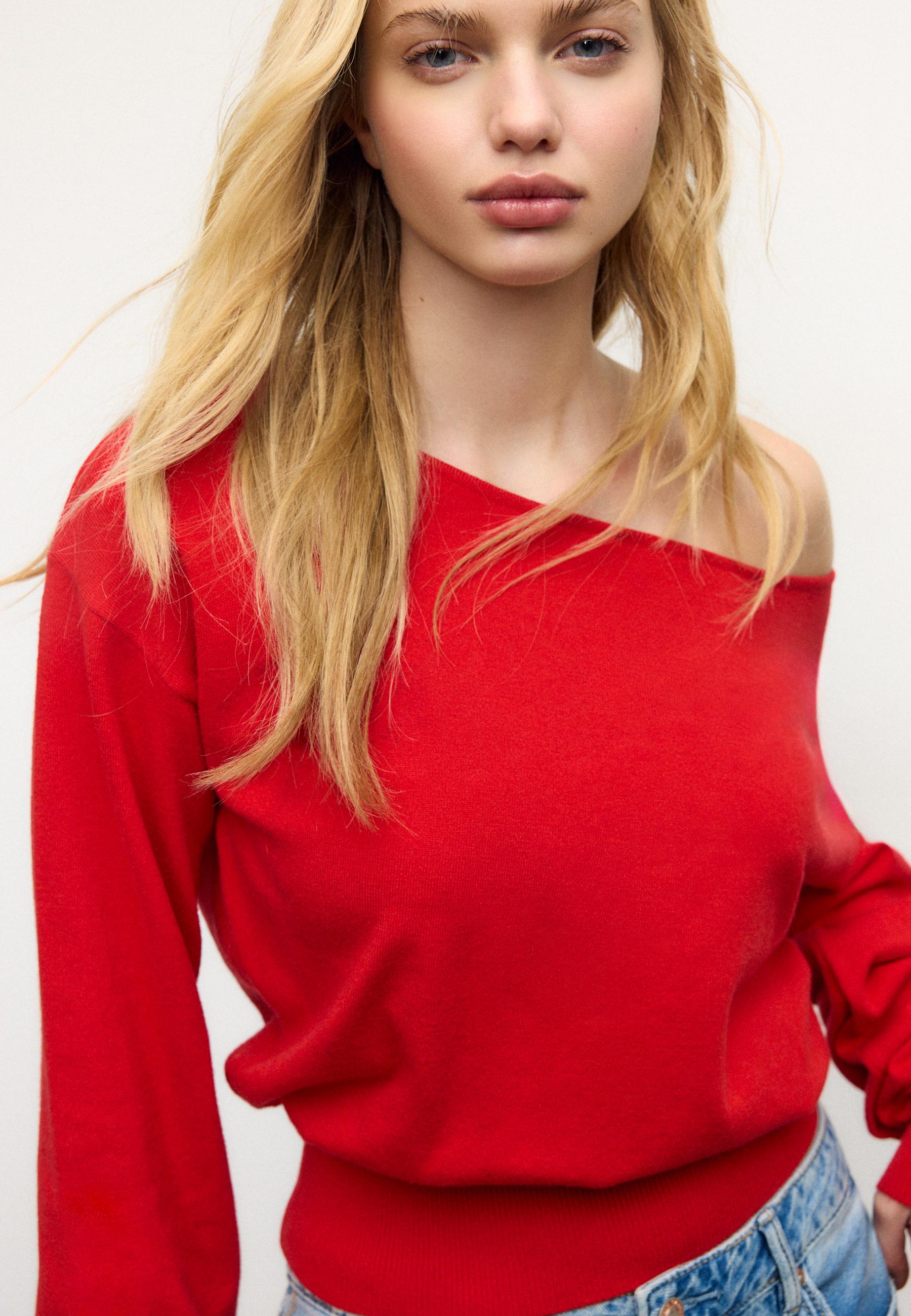 Asymmetric knit sweater — Red