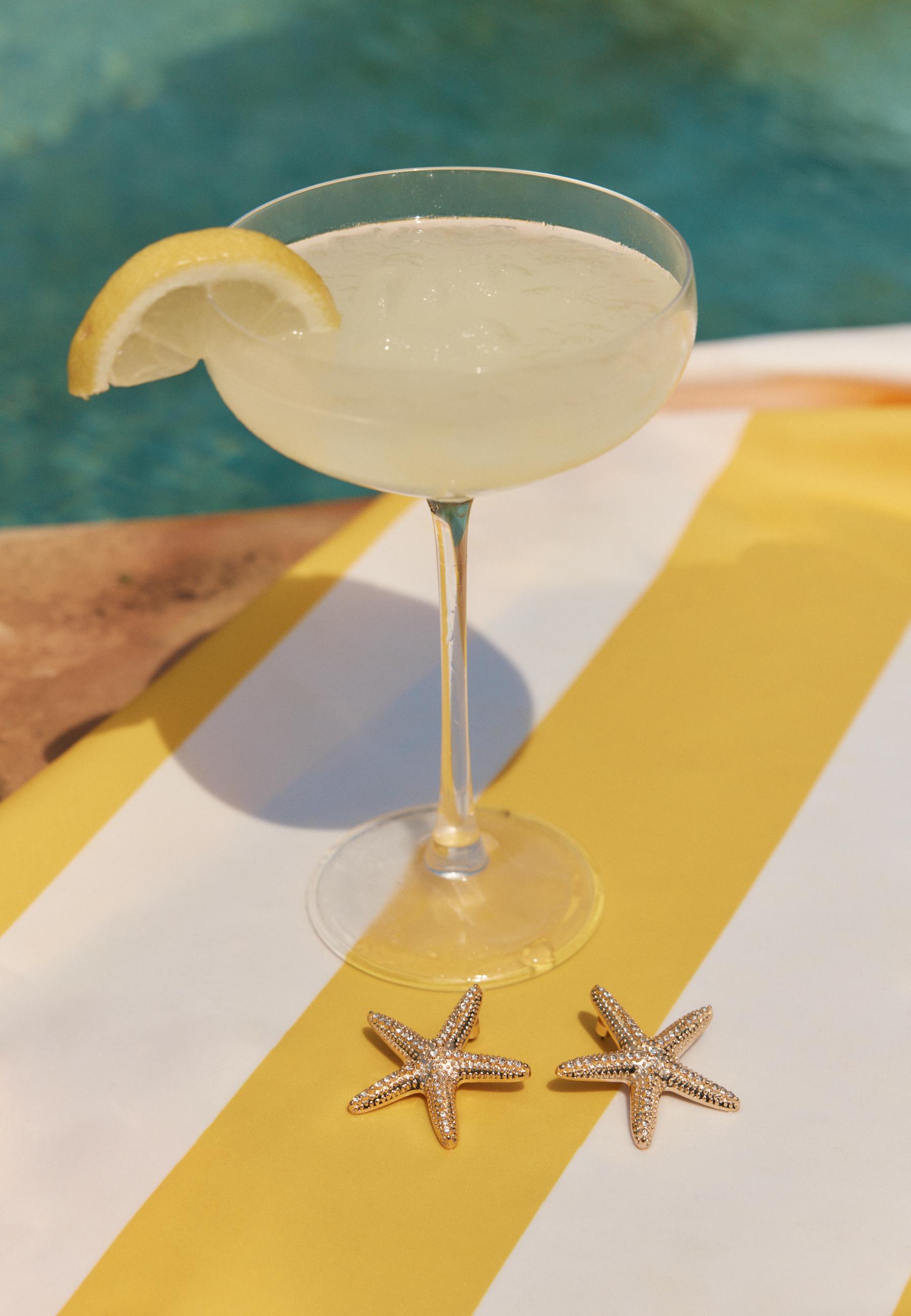 Starfish earrings — Gold