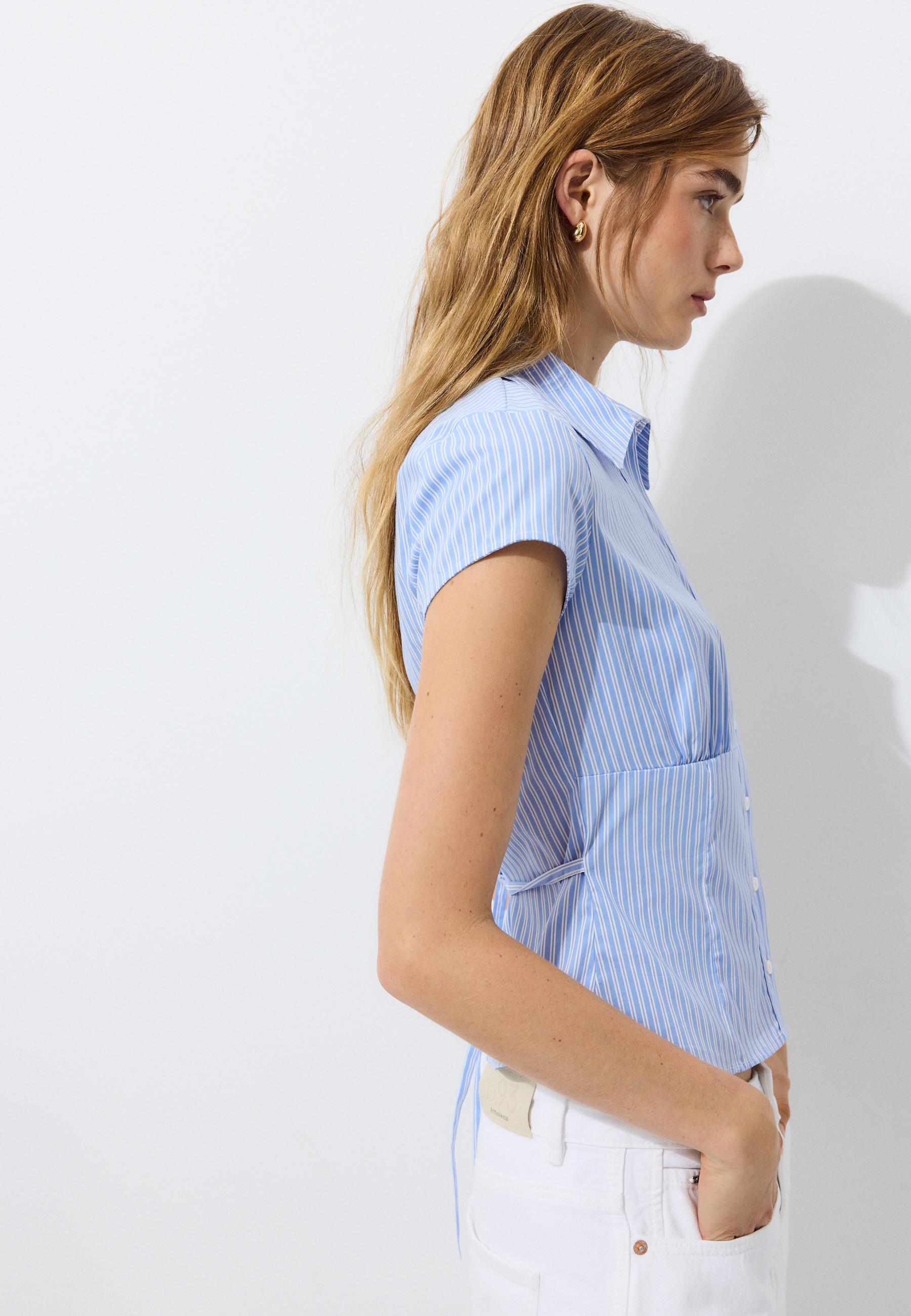 Short sleeve under-bust shirt — Sky blue