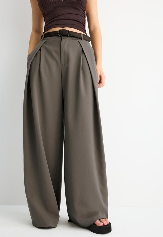 Stradivarius Pantalon Maxi Pinces Ceinture Marron 42