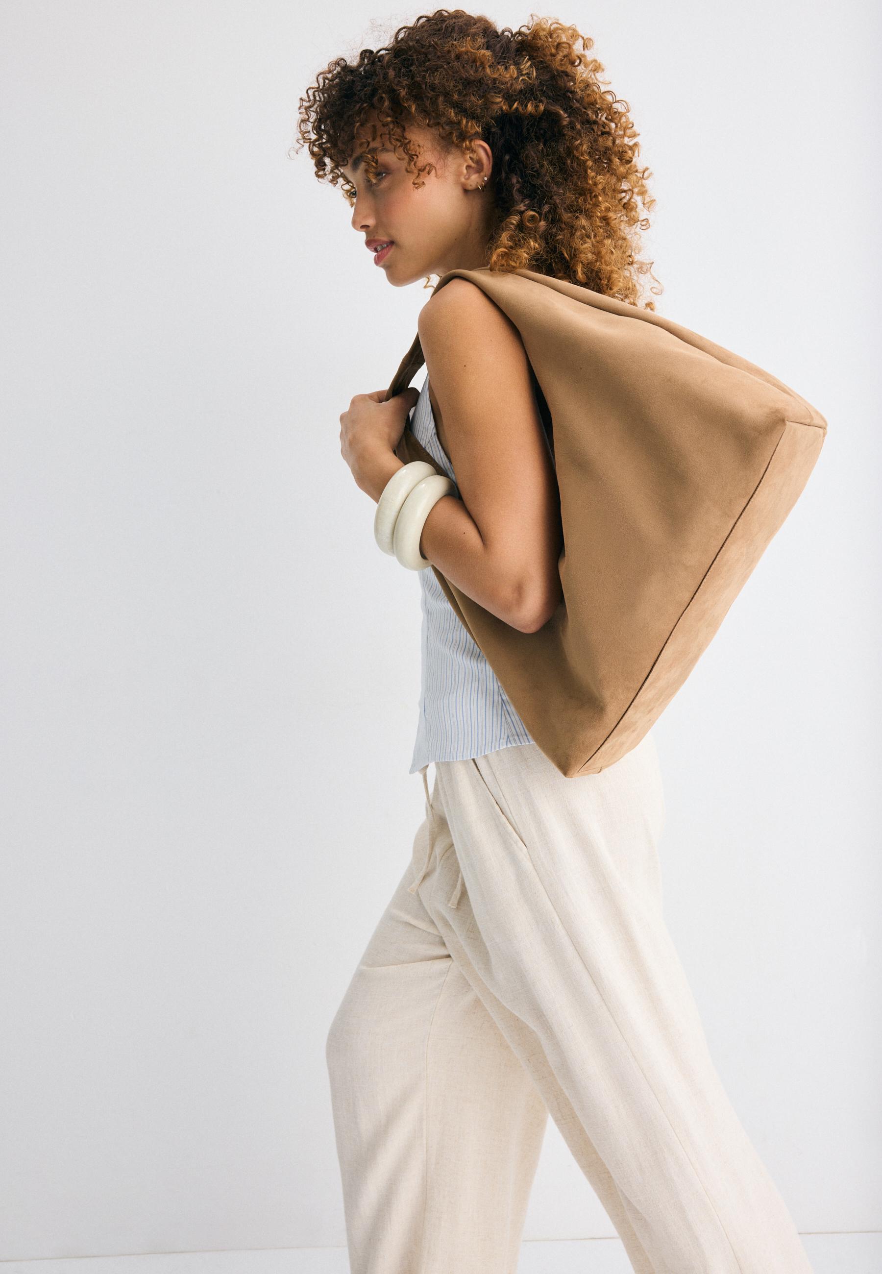 Faux suede shoulder bag — Beige