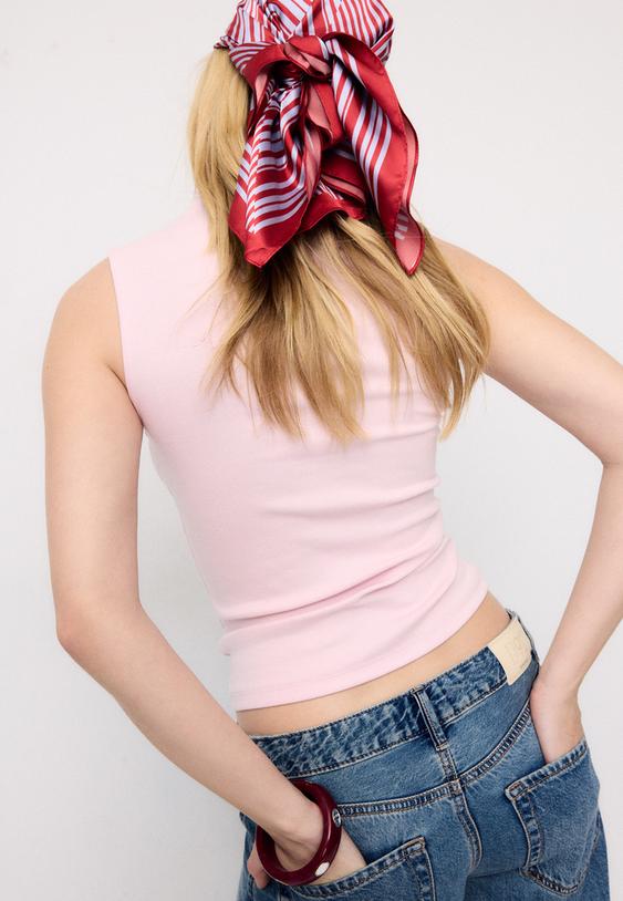 dik yaka kolsuz t shirt