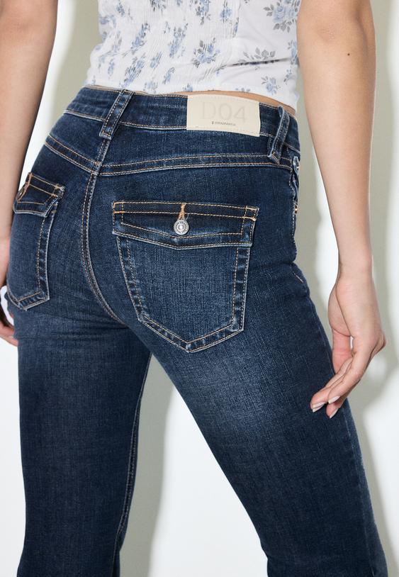 d04 low rise flared jeans