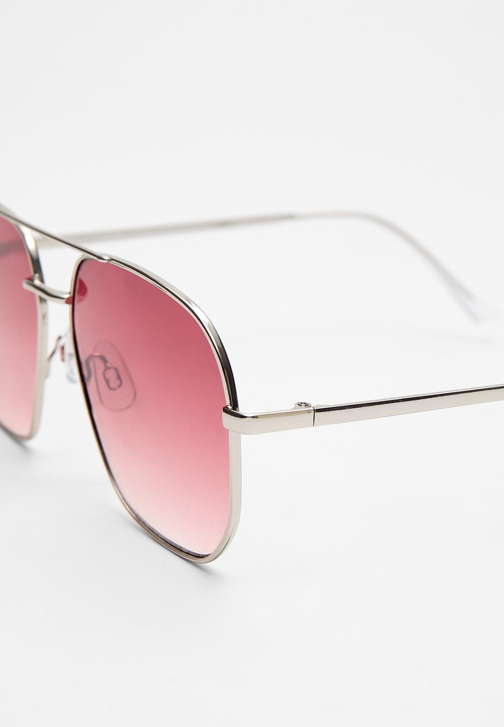 Lunettes de soleil en métal coloré