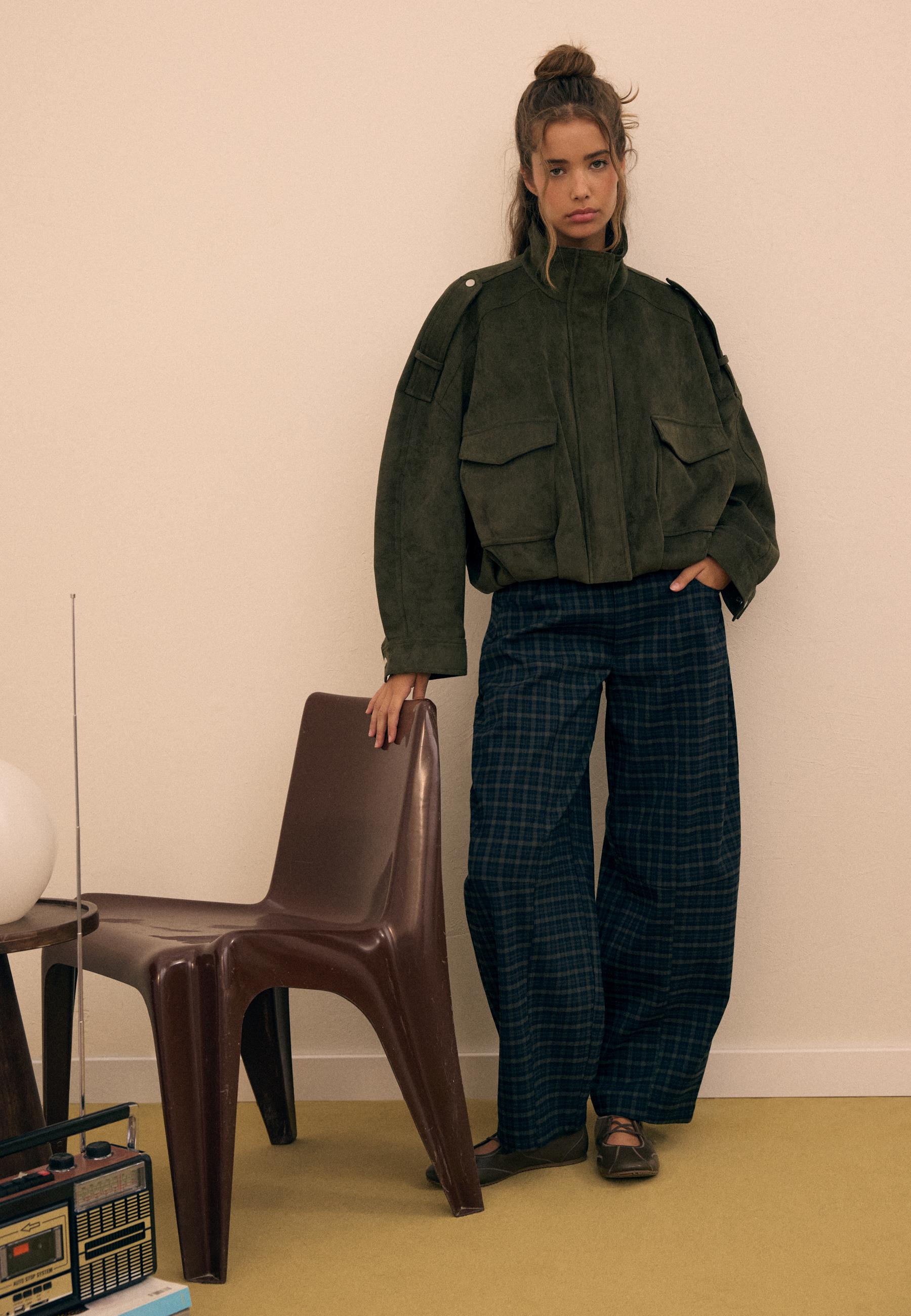 Stradivarius Oversize Τζάκετ Με Όψη Συνθετικού Σουέντ Χακί L