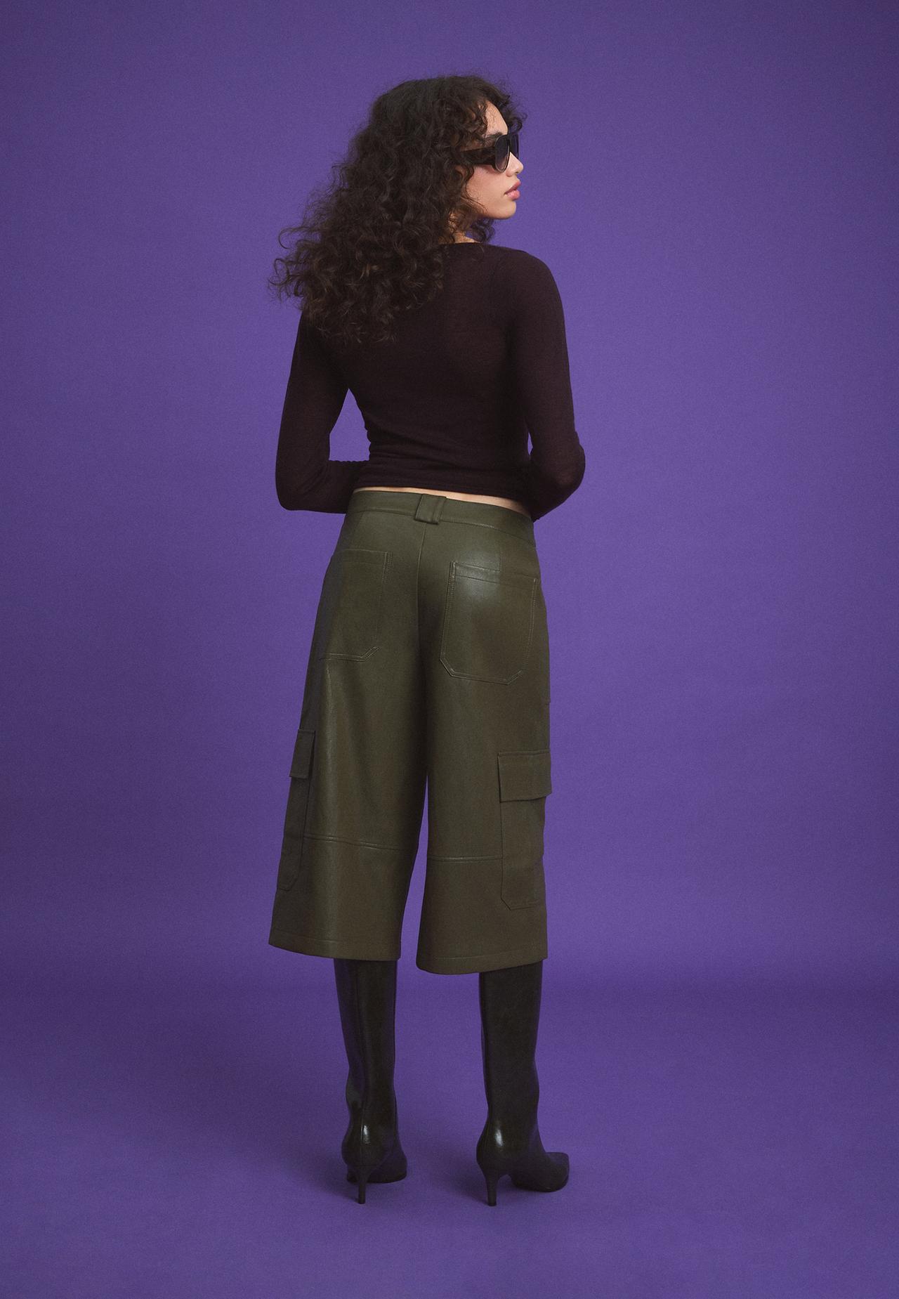 Leather effect cargo Bermuda shorts — Khaki