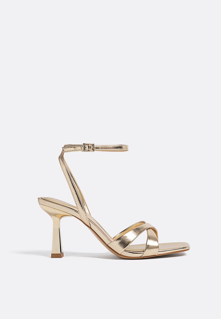 sandalen-mit-feinem-absatz