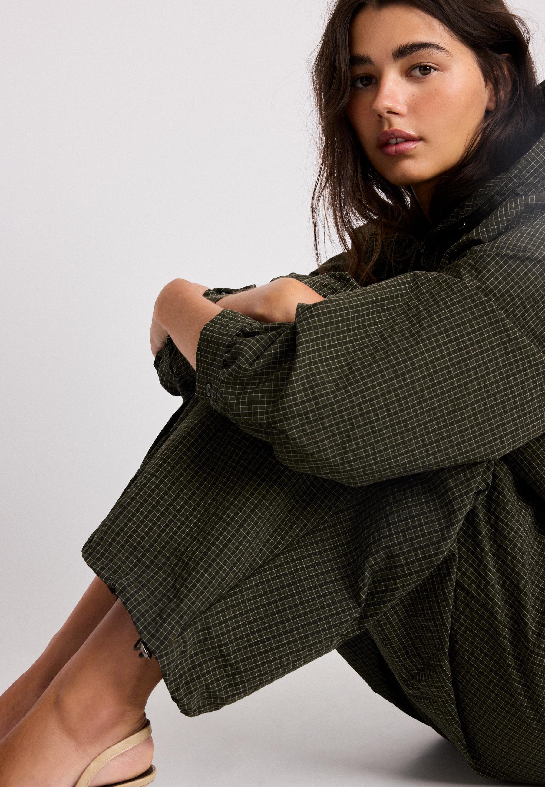 Check parachute trousers — Khaki