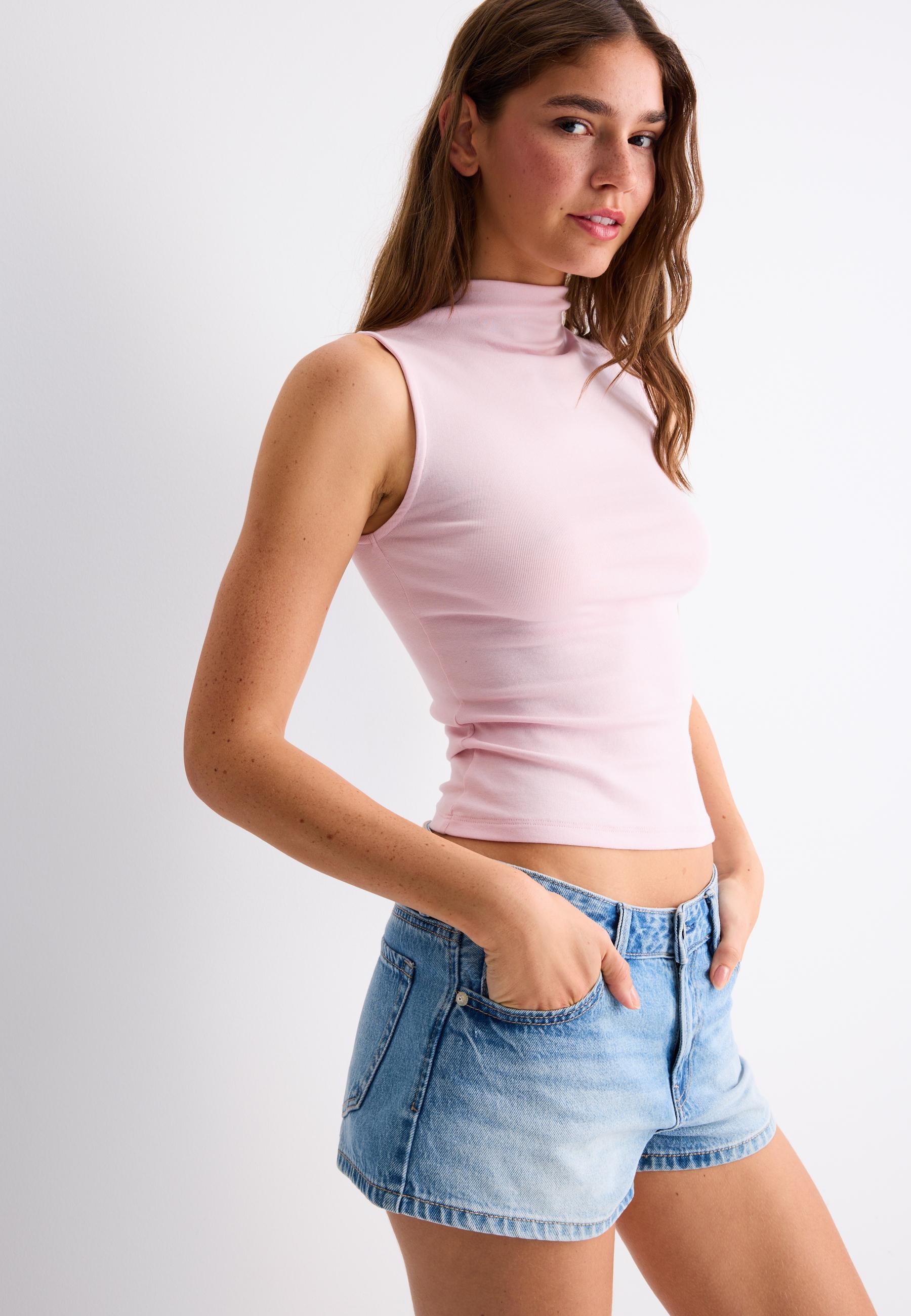 Sleeveless funnel neck T-shirt — Salmon pink