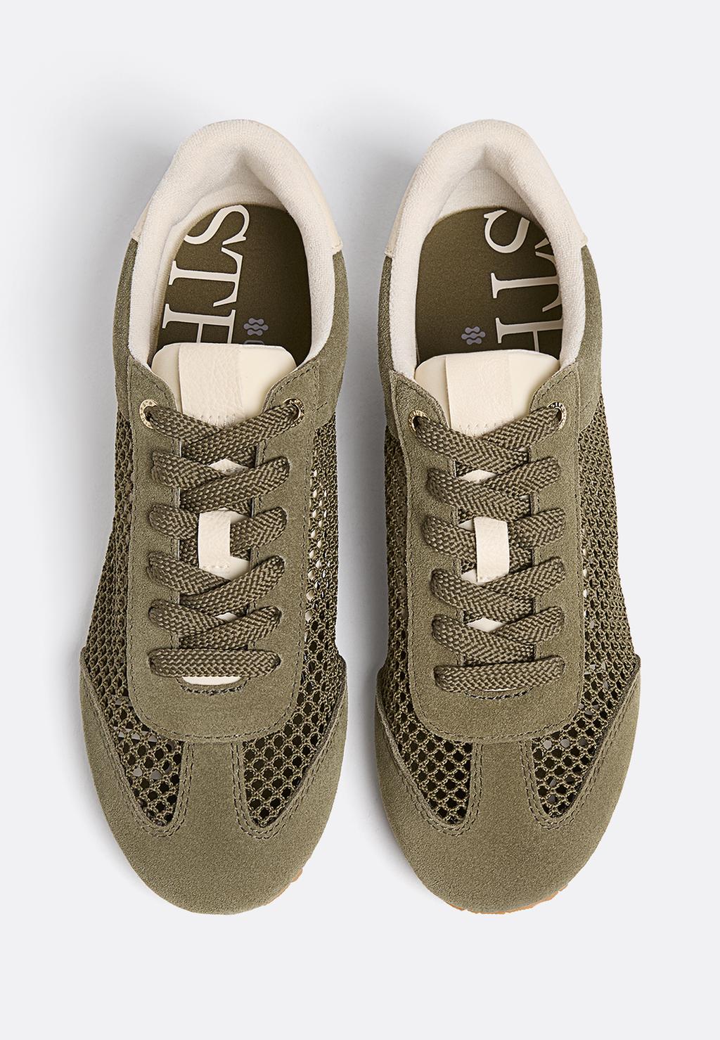 Sepatu kets openwork