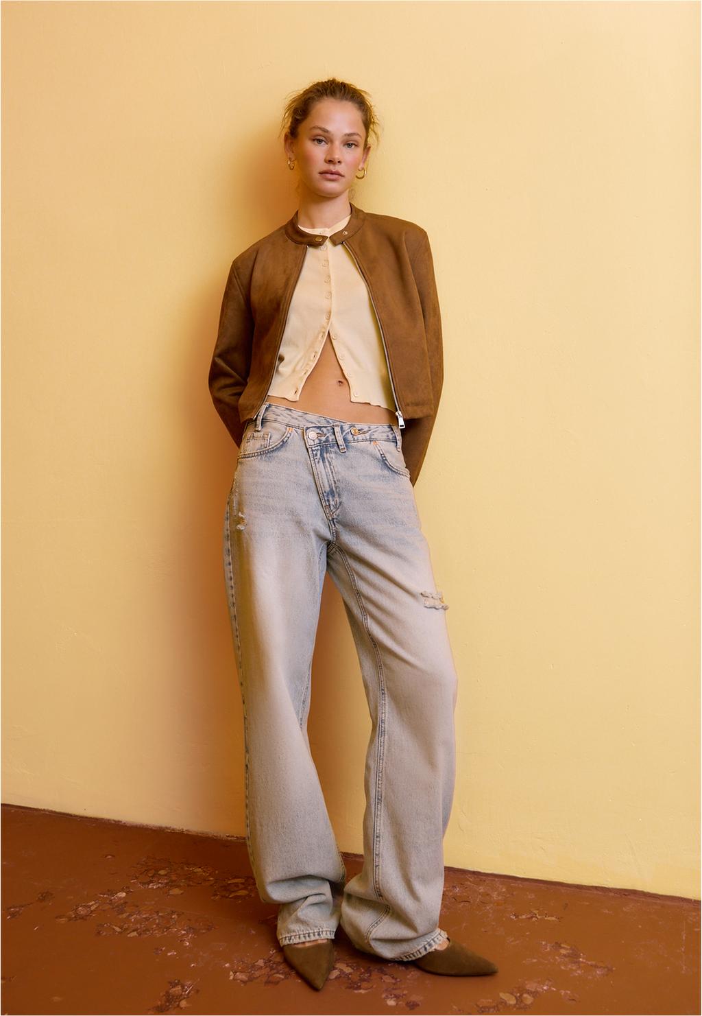 Straight fit jeans with asymmetric waistband