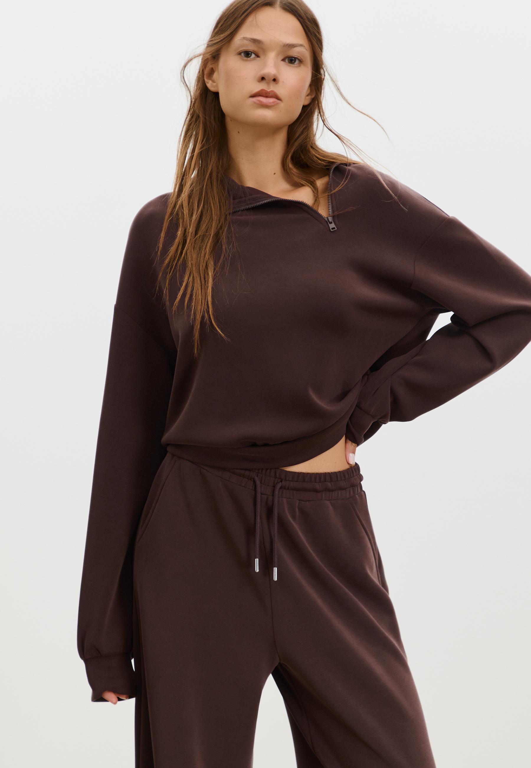 Soft-touch sweatshirt with side zip — Brown