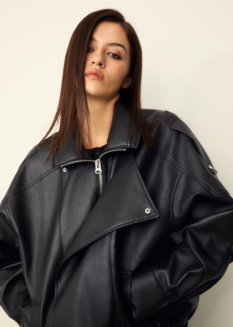 cazadora oversize solapa efecto piel