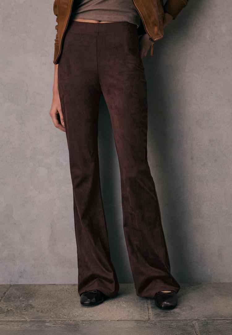 pantalon flare efecto ante