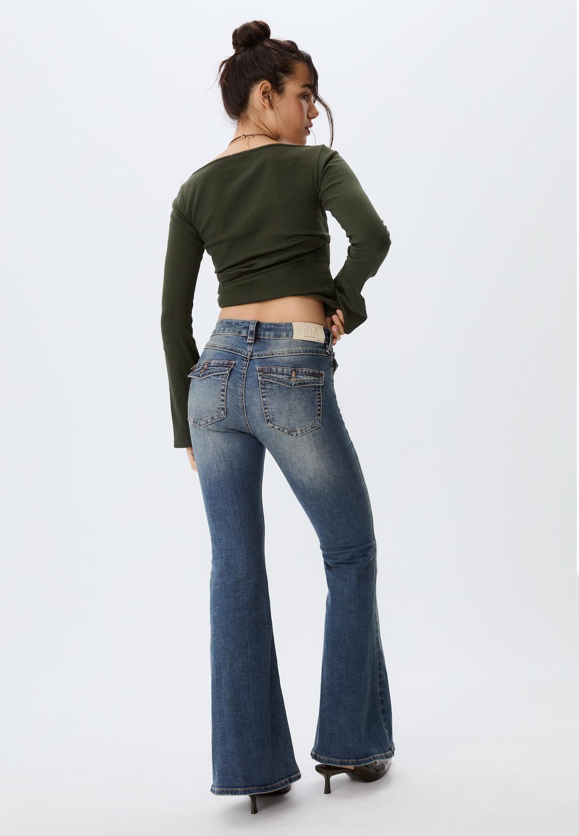 D04 low rise flared jeans