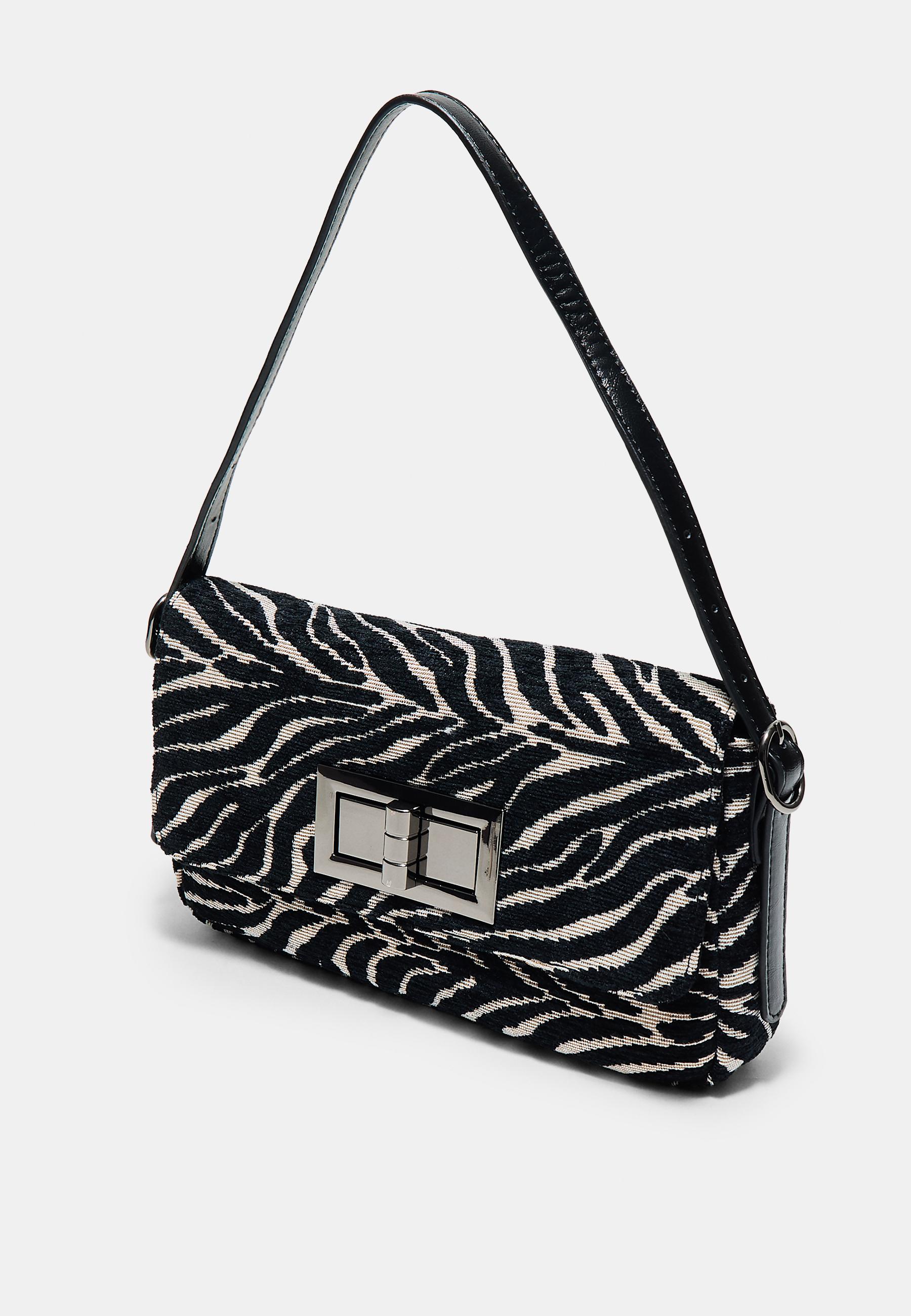 Shoulder bag with metal clasp — Ecru