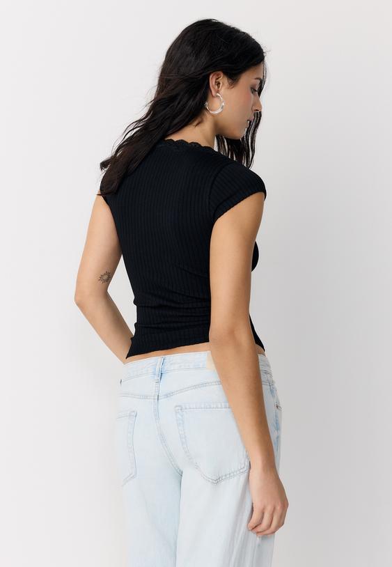 t shirt manches courtes col en v dentelle