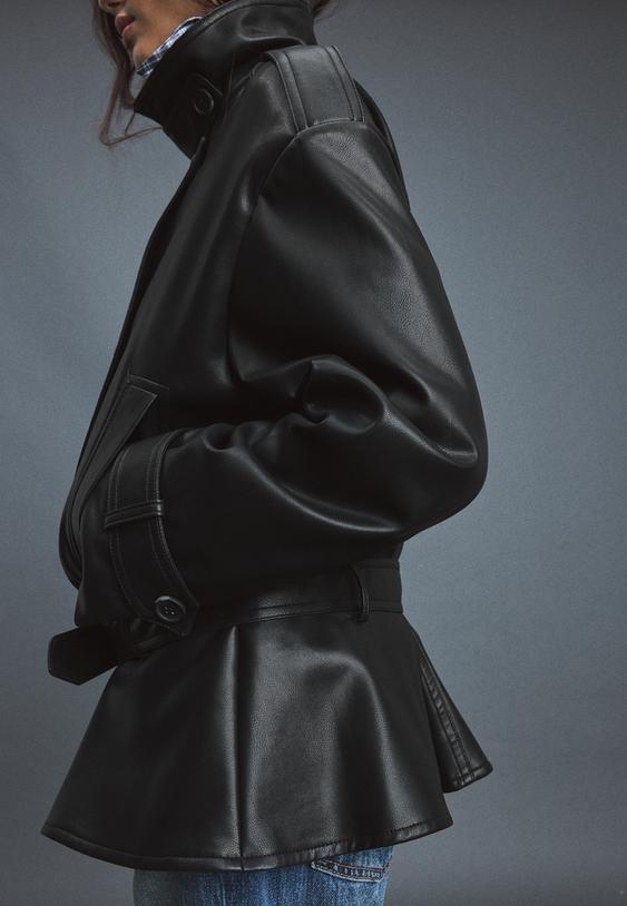 getailleerde trenchcoat met leereffect