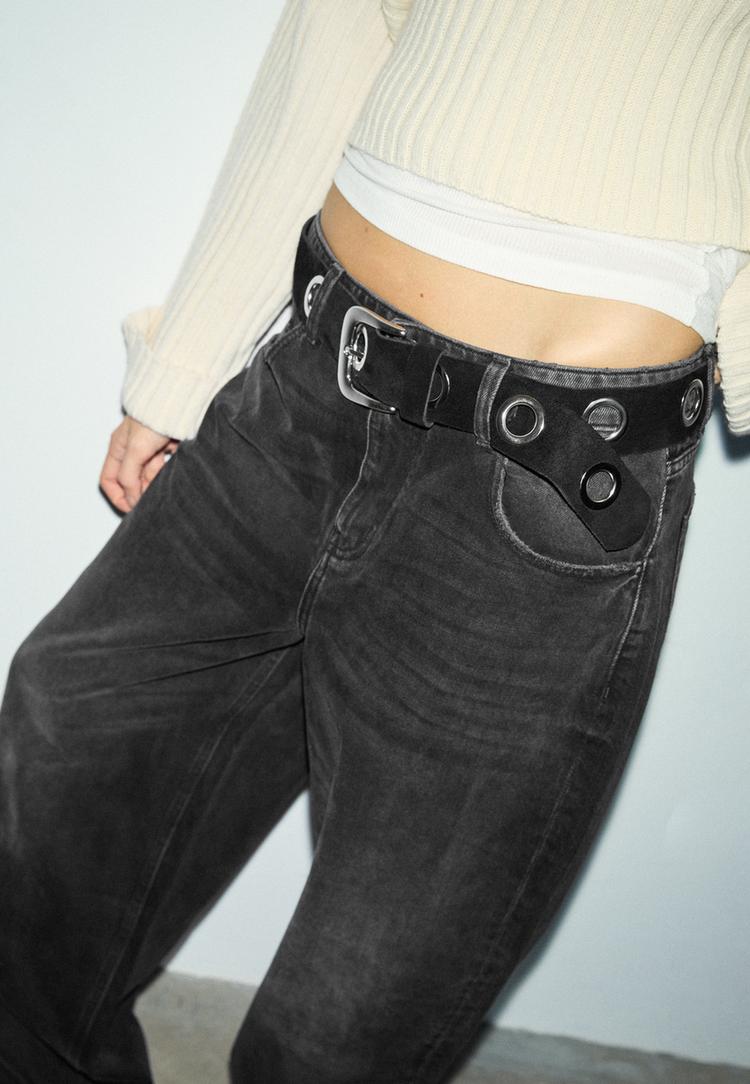 belt with eyelets