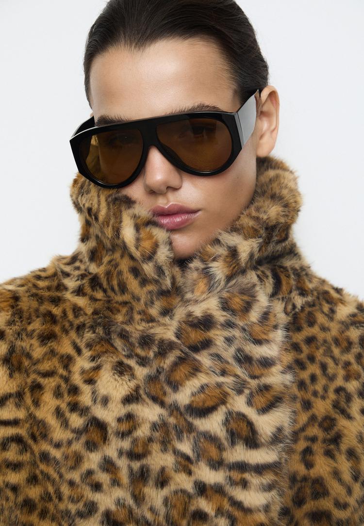 cazadora cruzada efecto pelo leopardo