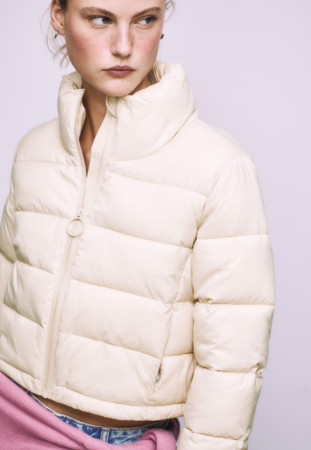 Cazadora acolchada cuello subido