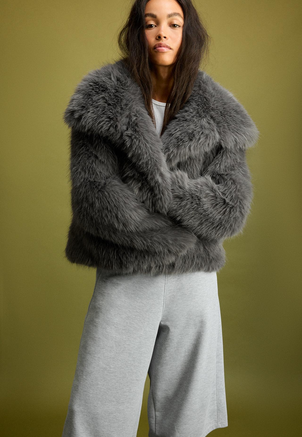 Basic high neck faux fur jacket — Dark grey