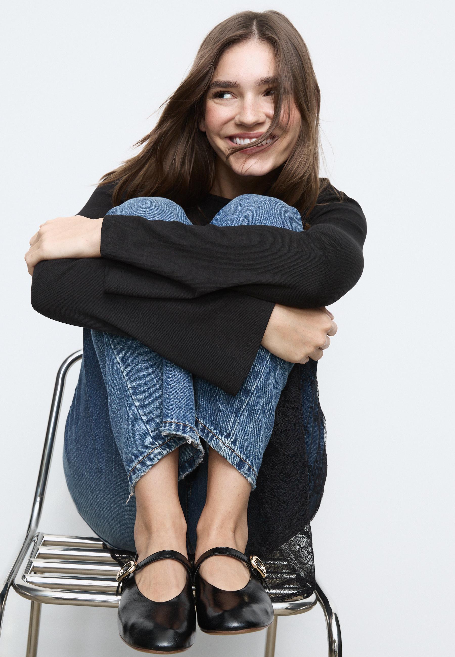 Basic bell sleeve T-shirt — Black
