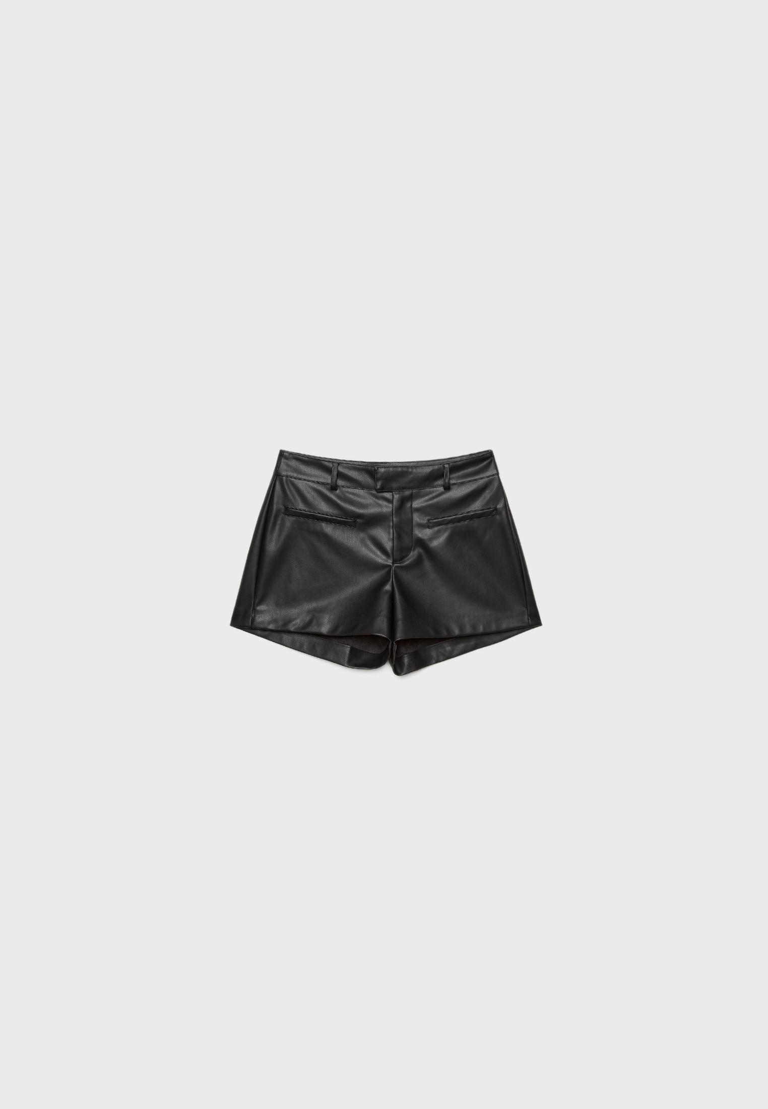 Leather effect mini shorts Women s fashion Stradivarius Canada