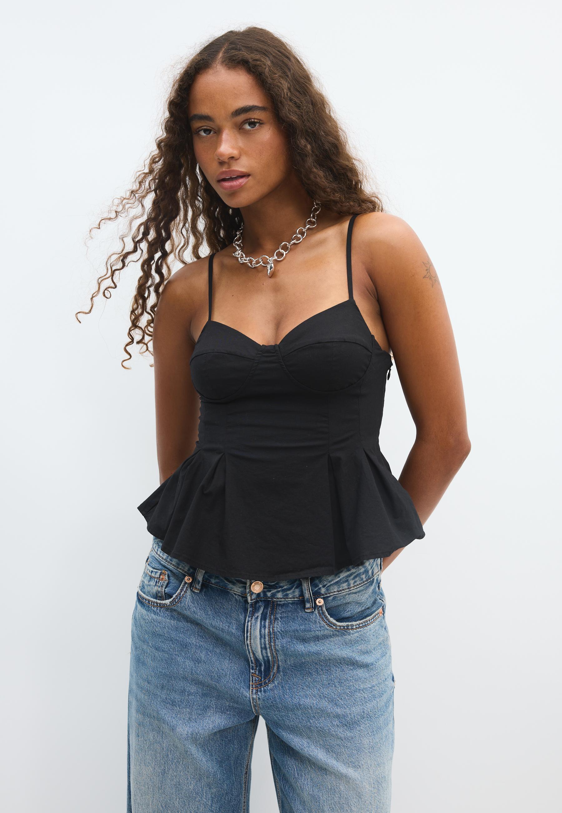 Fitted pleated top — Black