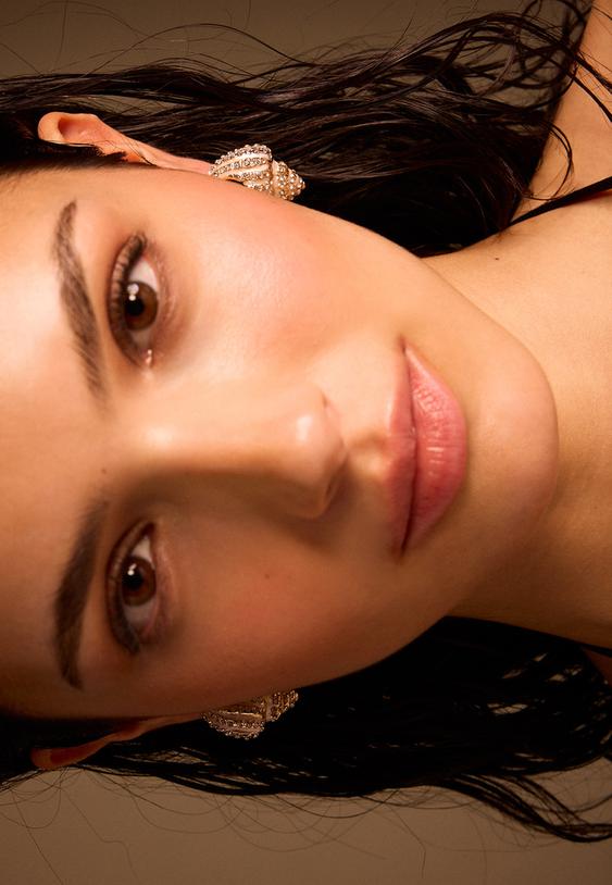 pendientes caracola brillos