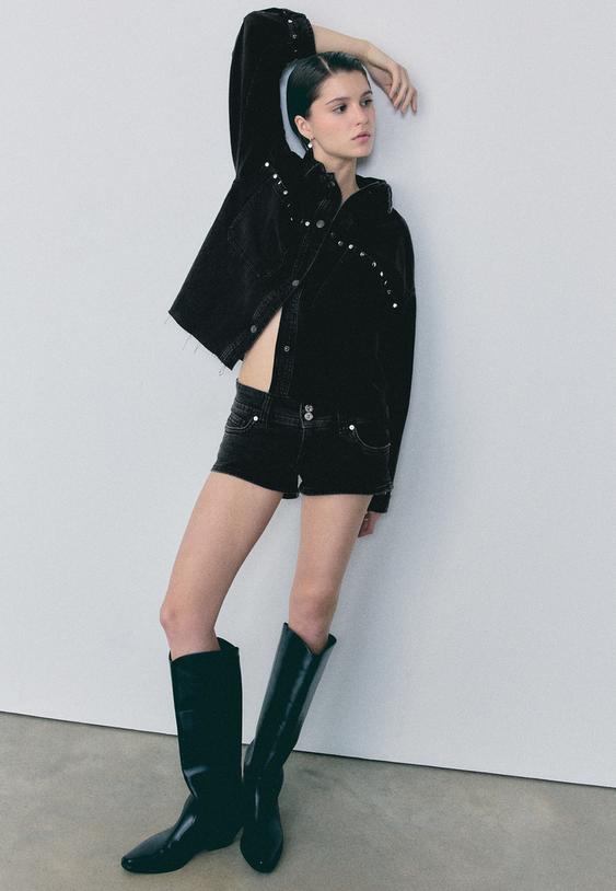 surchemise courte en jean a clous