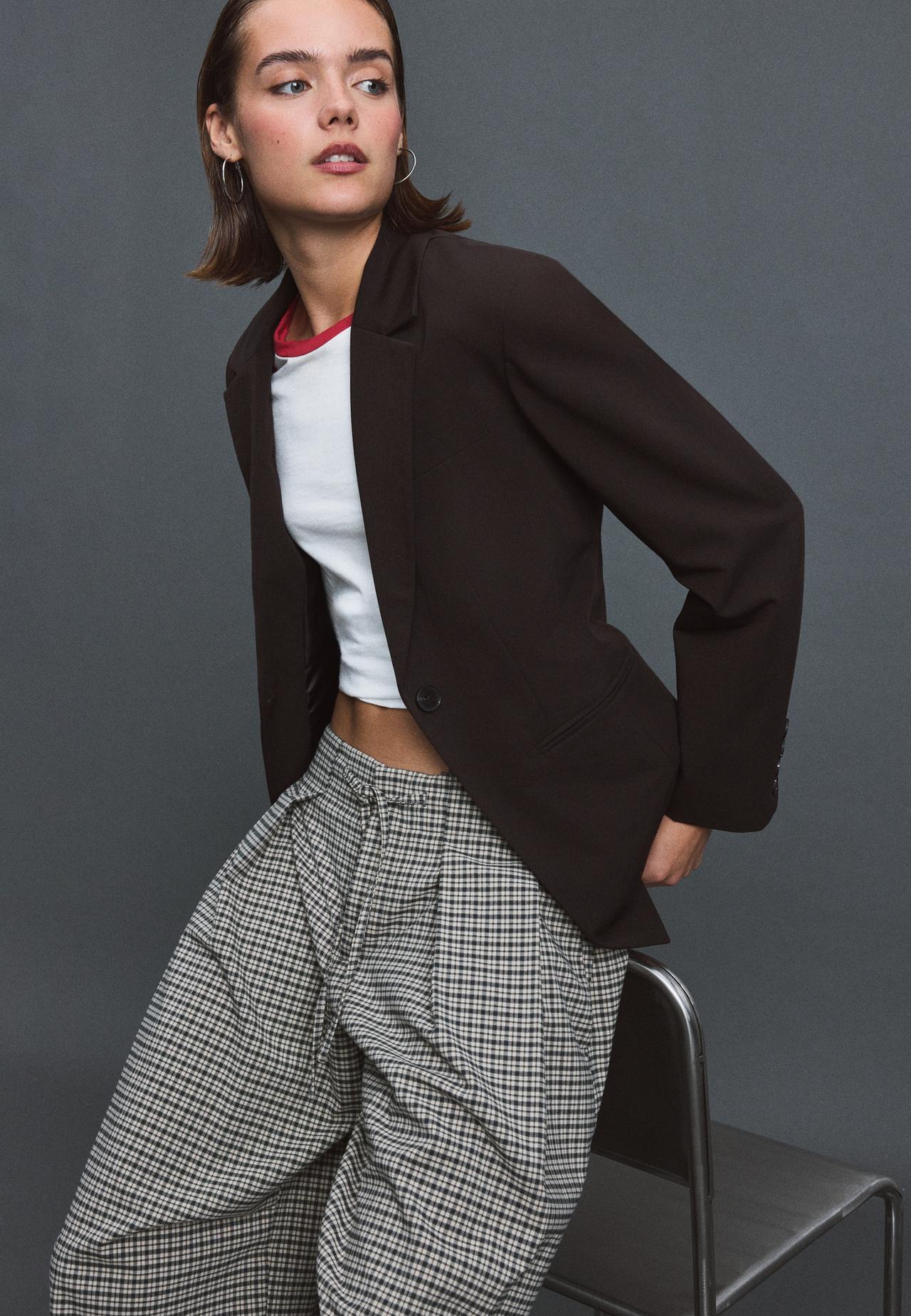 Fitted button blazer — Brown