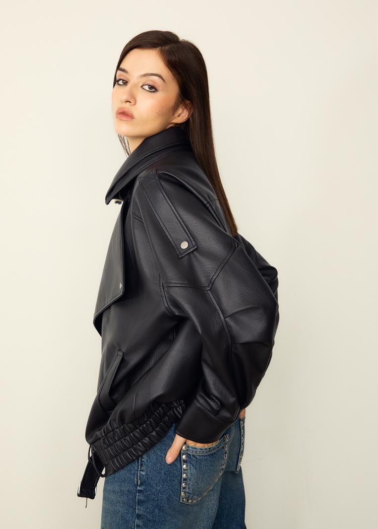 cazadora oversize solapa efecto piel