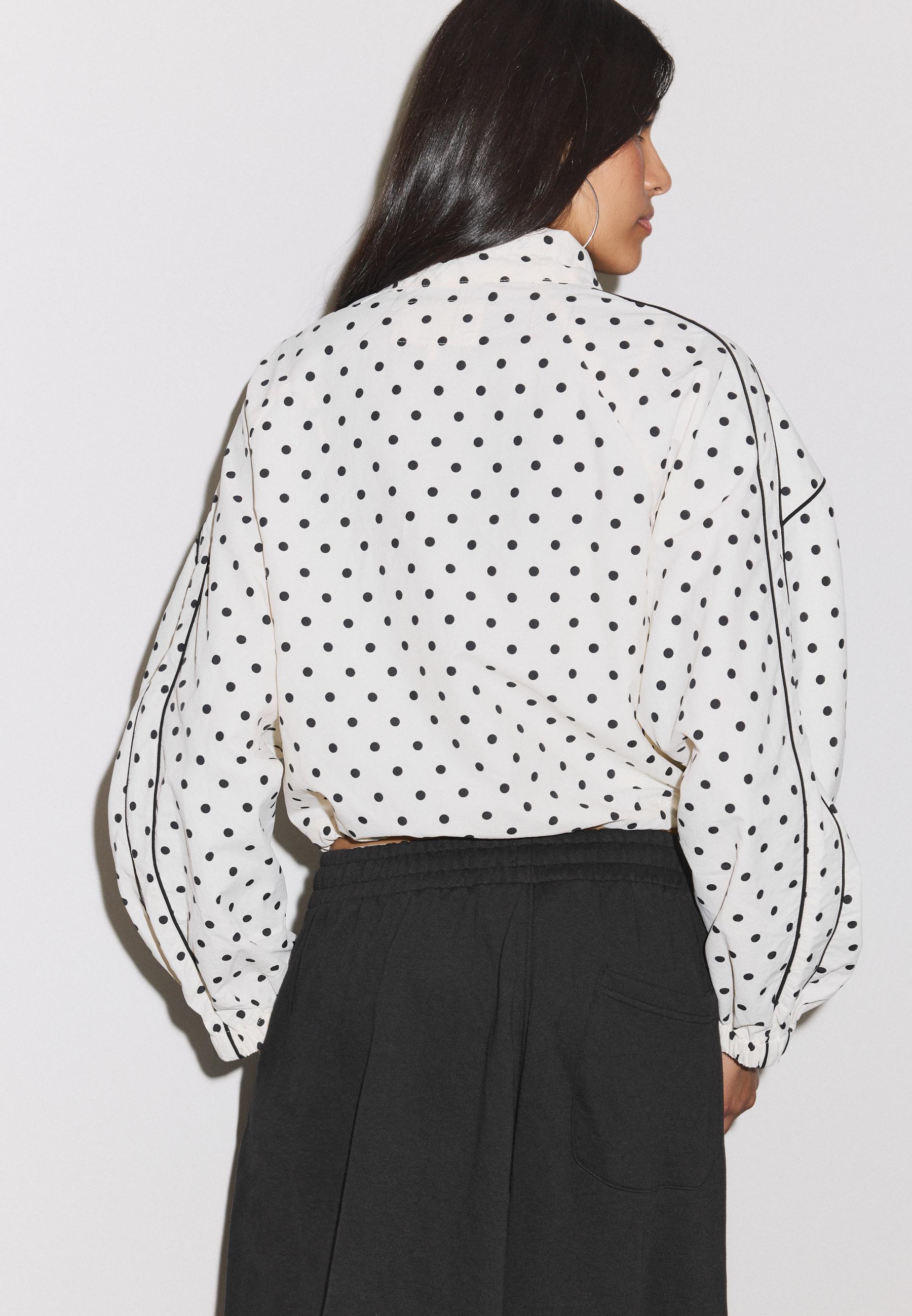 Polka dot cropped windbreaker — Ecru