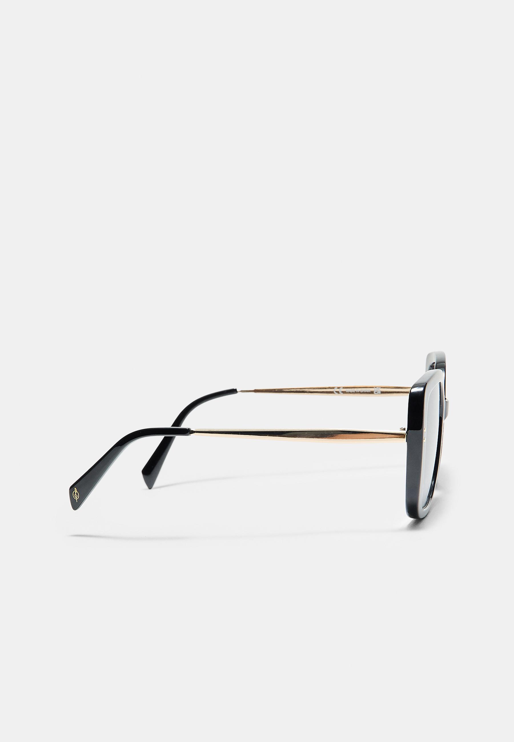Large square sunglasses — Black