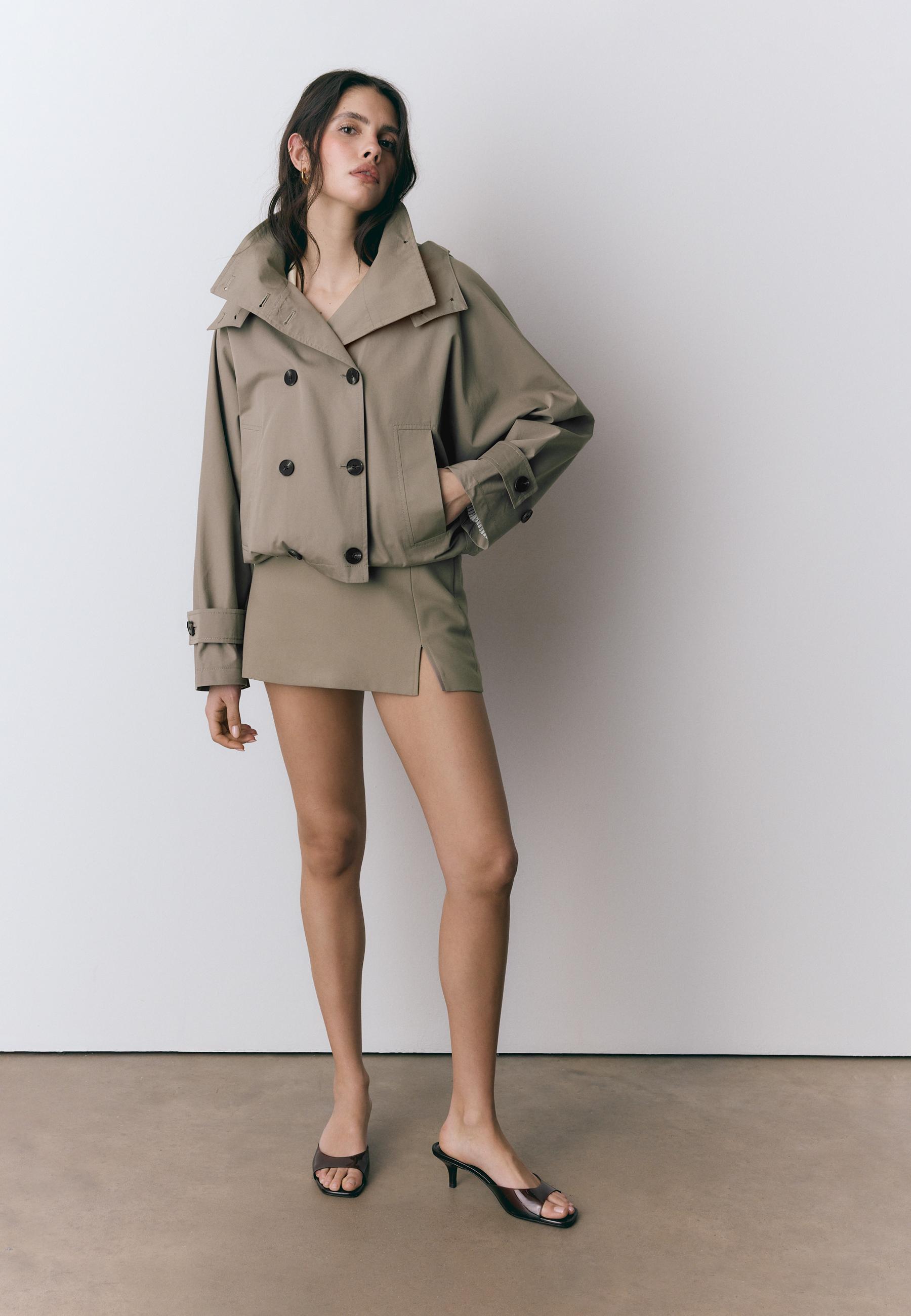 【SUBLATIONS】SLEEVELESS GABARDINE COAT Trench Coats and Parkas | Stradivarius Romania